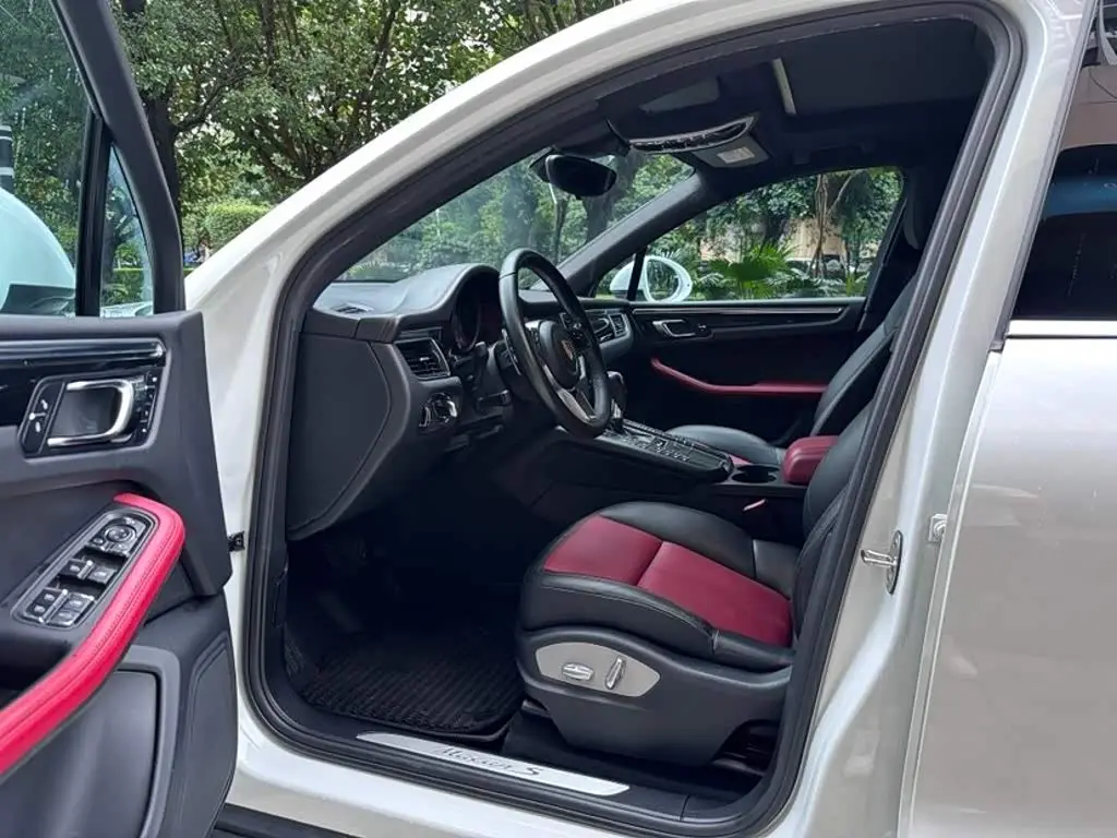 Porsche Macan 2016 — Photo 4/9