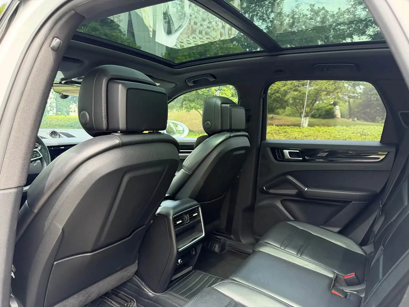 Porsche Cayenne 2018 — Фото 14/16