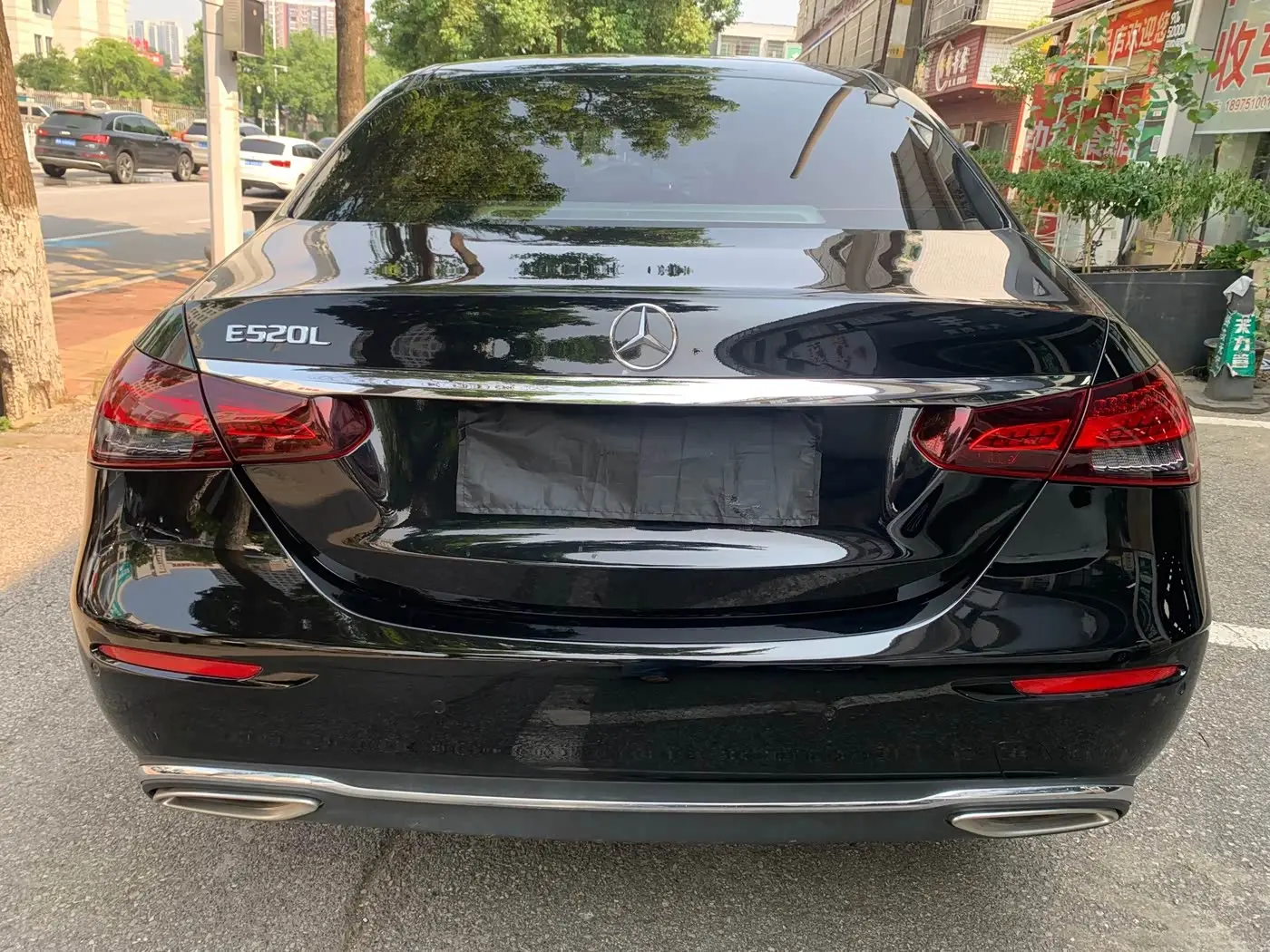 Mercedes-Benz E-Class 2023 — Photo 6/20