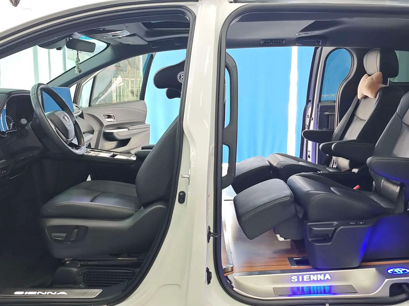 Toyota Sienna 2024 — Photo 4/20