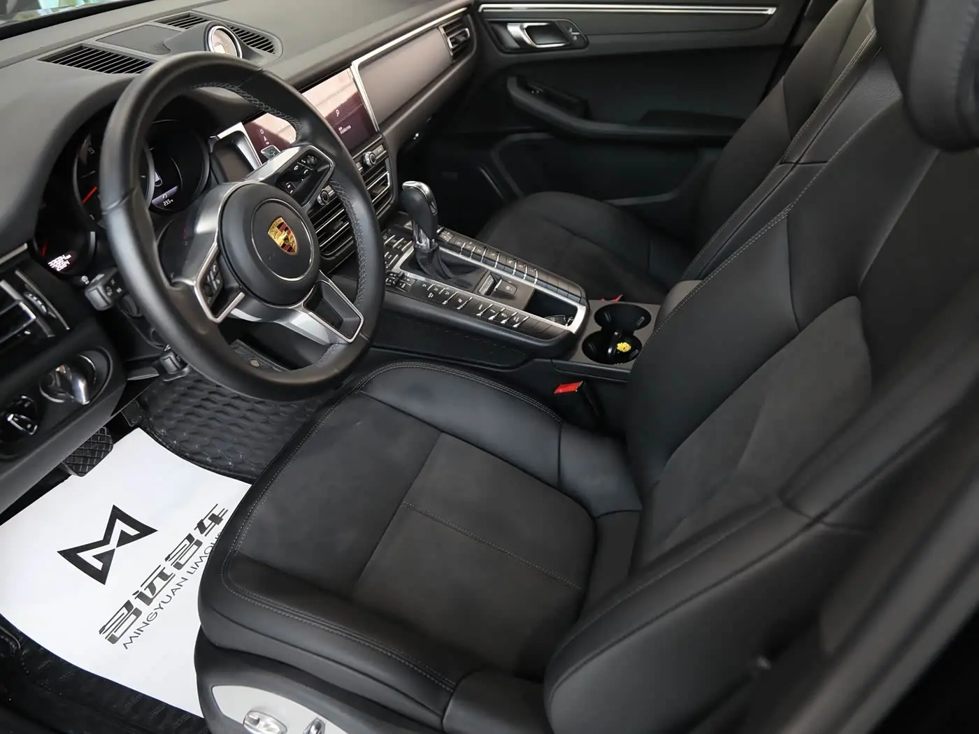 Porsche Macan 2021 — Фото 6/20