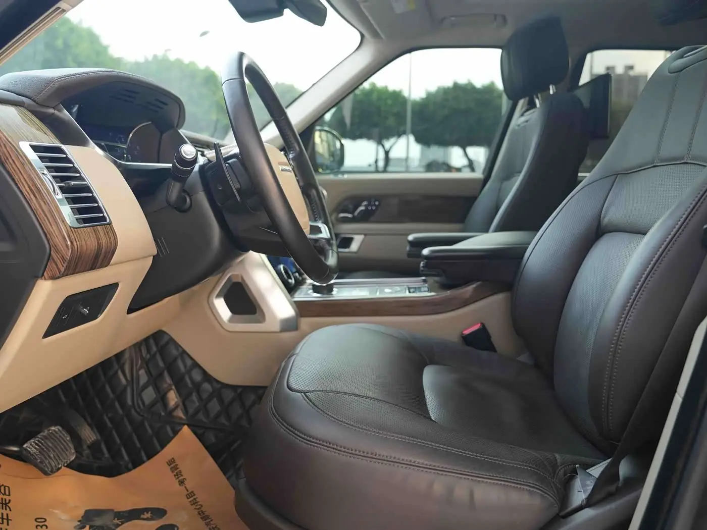 Land Rover Range Rover 2019 — Photo 7/12