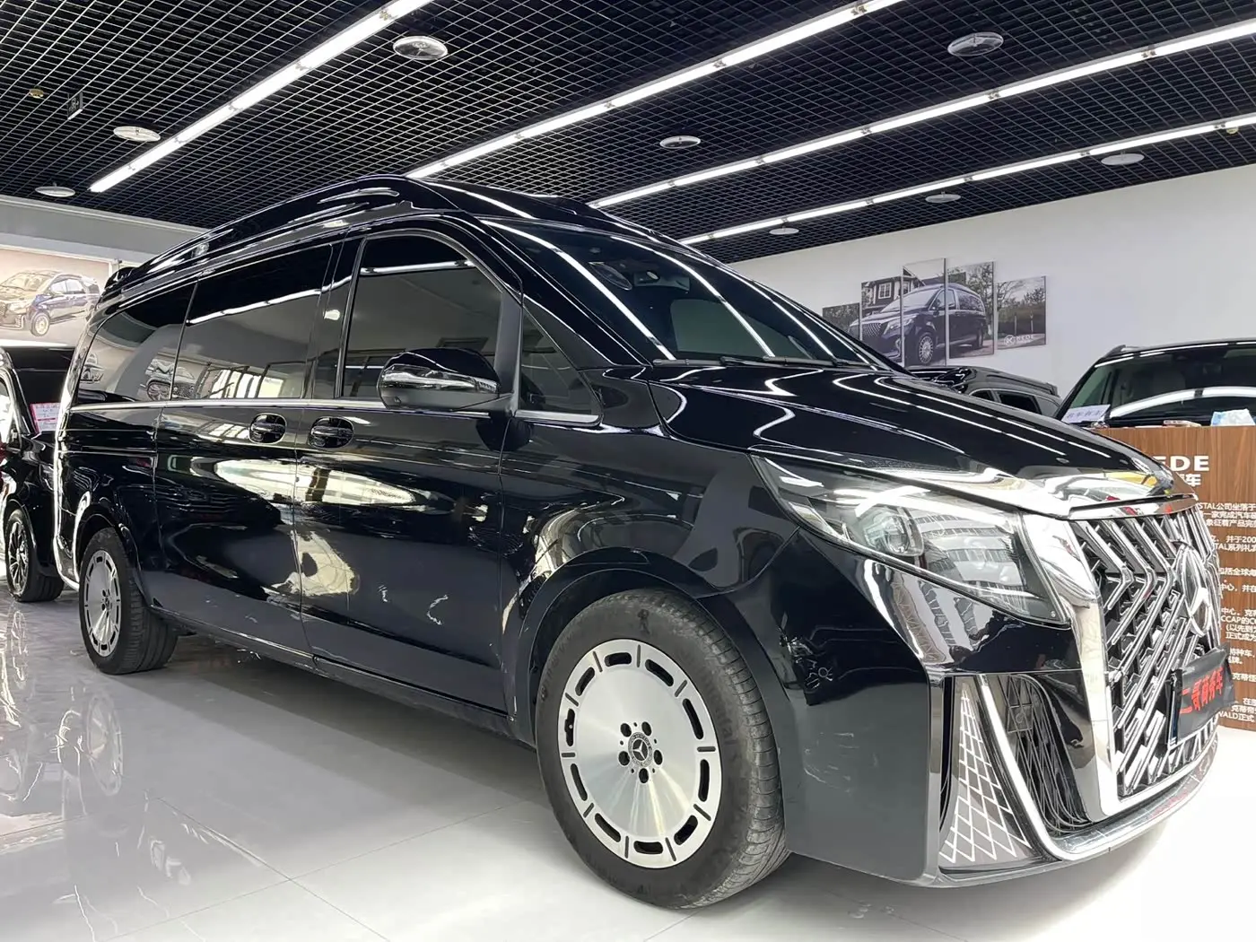 Mercedes-Benz V-Class 2025 — Фото 3/20