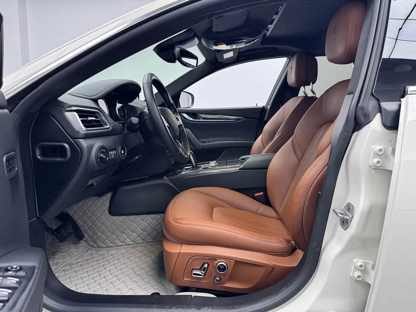 Maserati Ghibli 2021 — Photo 6/14