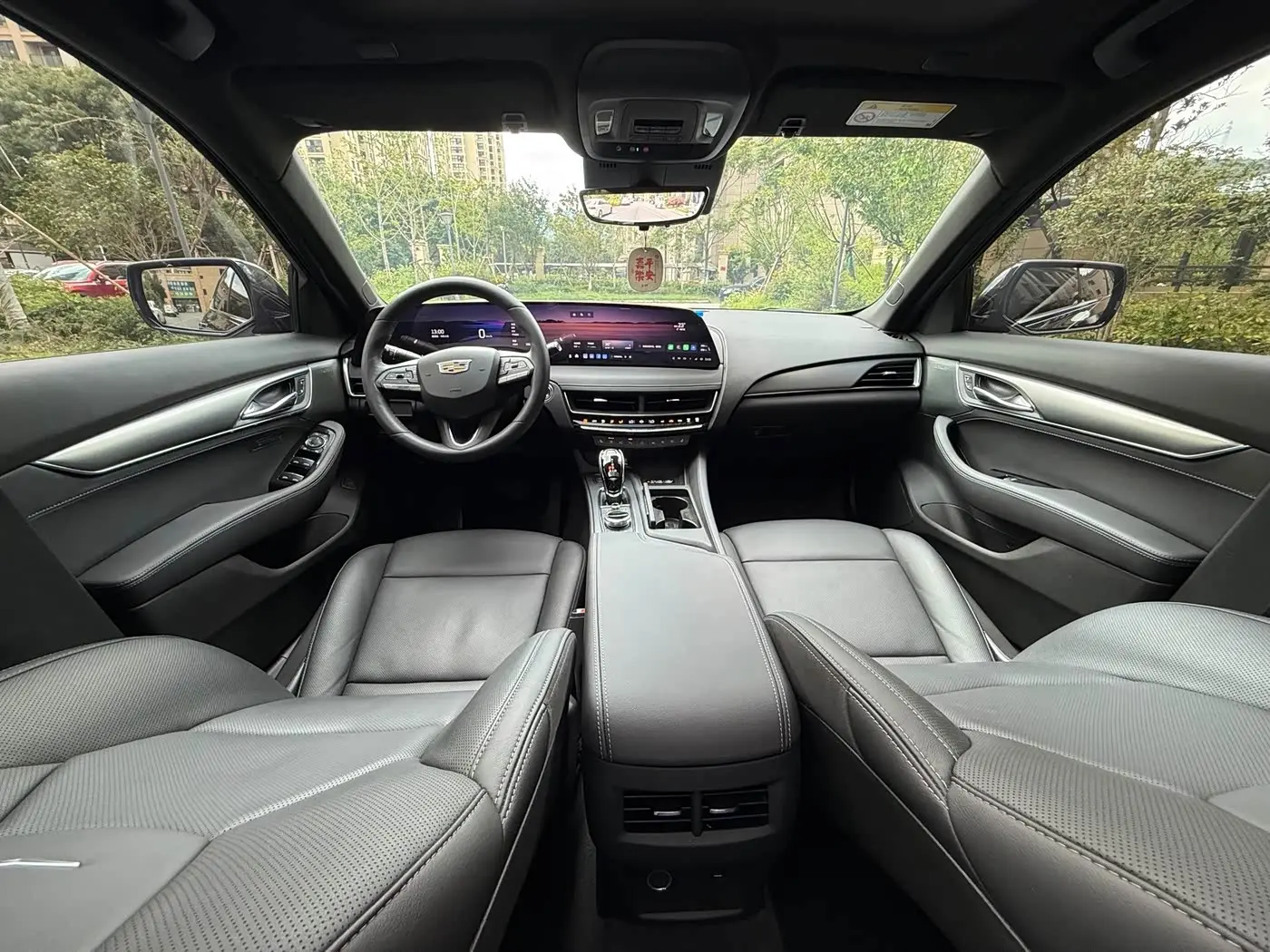 Cadillac CT5 2025 — Photo 14/18