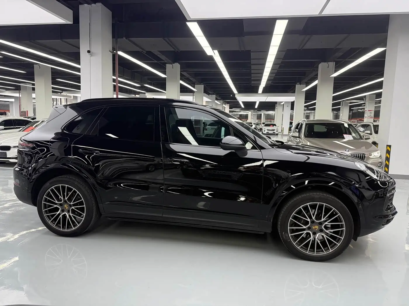 Porsche Cayenne 2022 — Photo 4/20