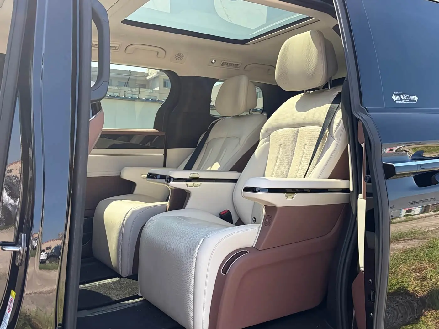 BYD Xia 2025 — Photo 7/20