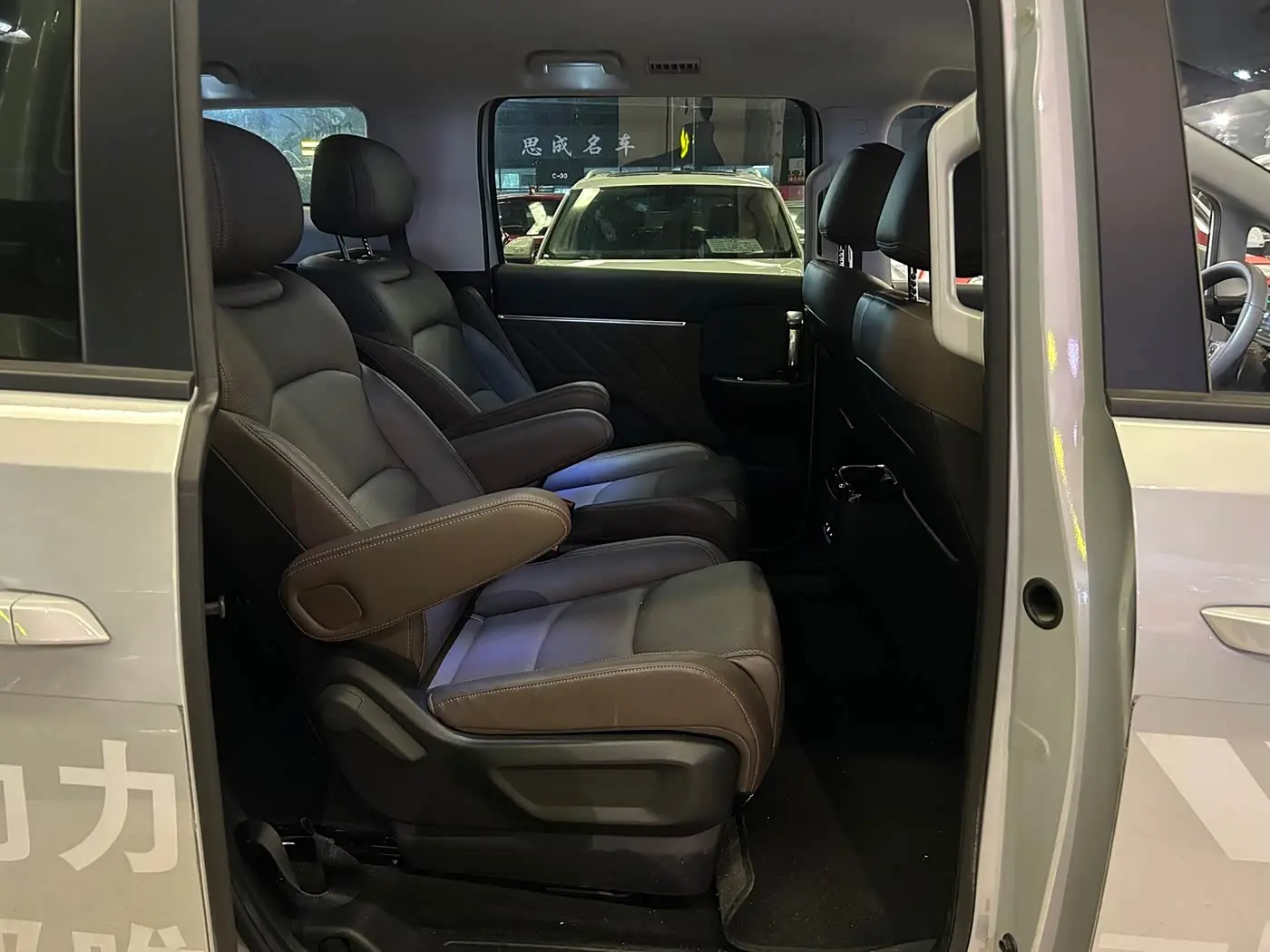 Wuling Motors Xingguang 730 New Energy 2025 — Фото 10/13