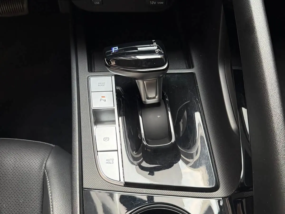 Hyundai Elantra 2024 — Photo 15/20