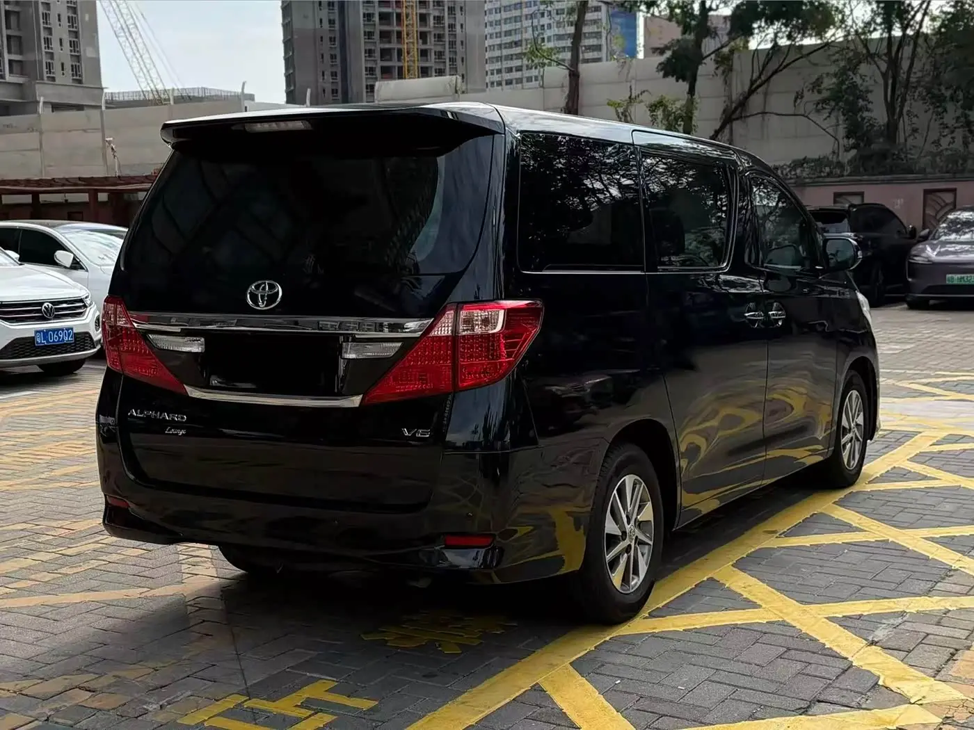Toyota Alphard 2015 — Photo 11/20