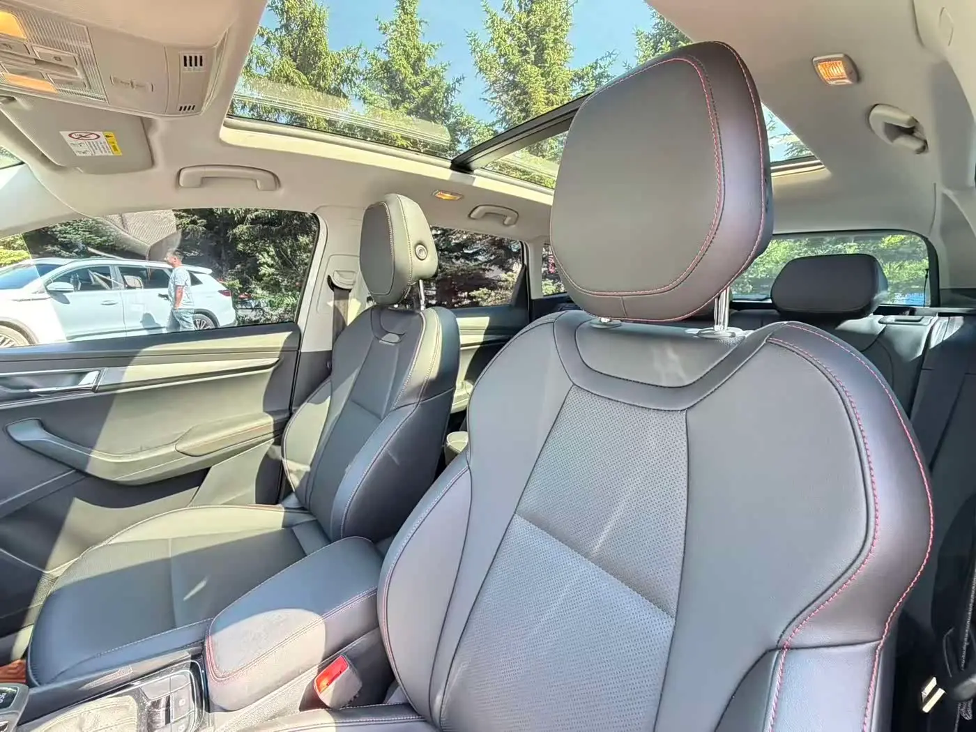 Škoda Karoq 2022 — Photo 10/20