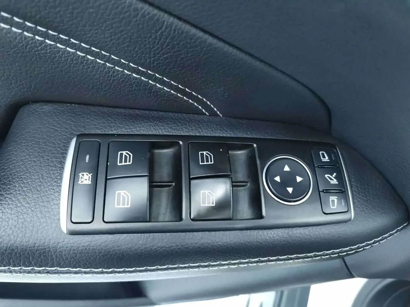 Mercedes-Benz M-Class 2015 — Photo 20/20