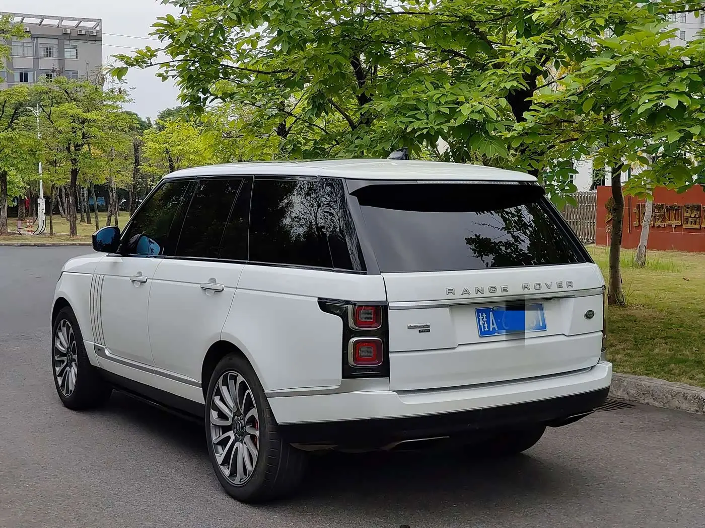 Land Rover Range Rover 2014 — Photo 4/11