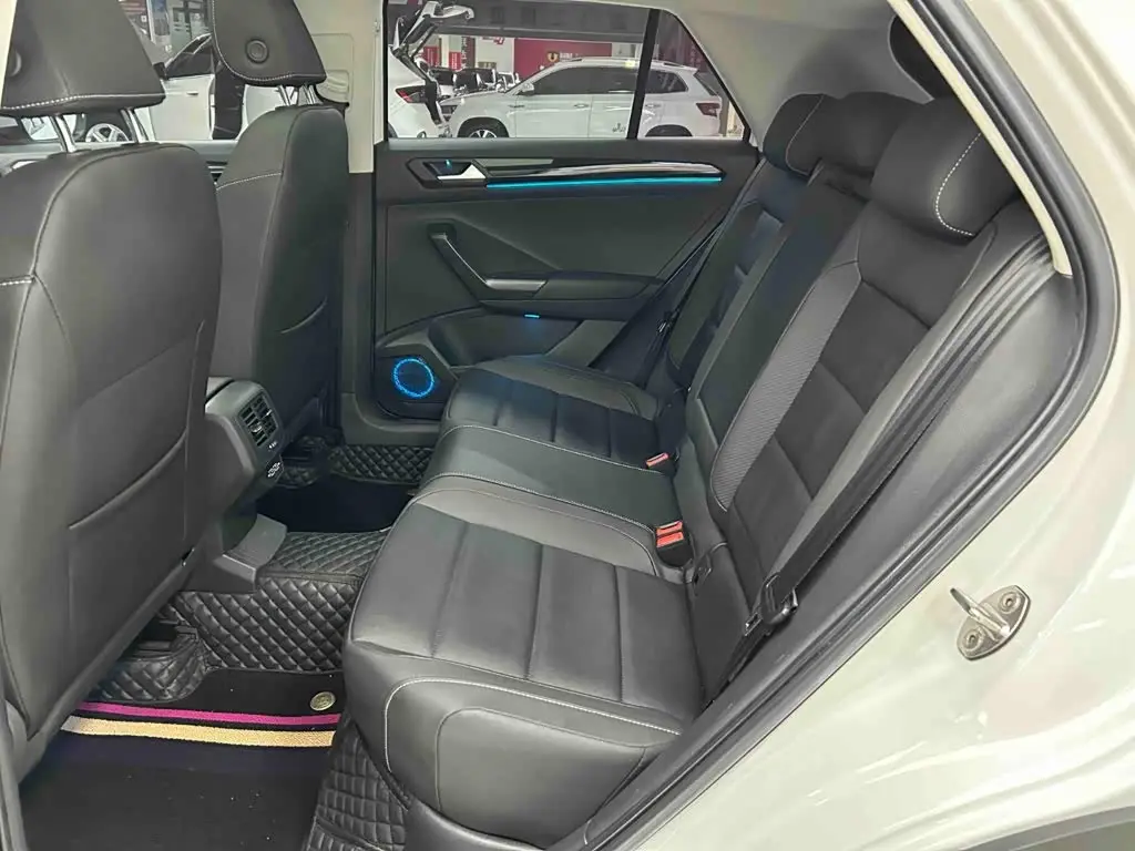 Volkswagen T-ROC 2023 — Фото 19/20
