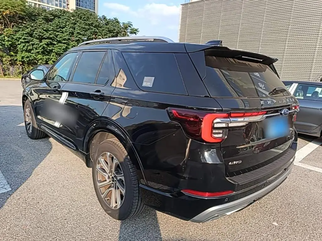 Ford Explorer 2025 — Photo 5/20
