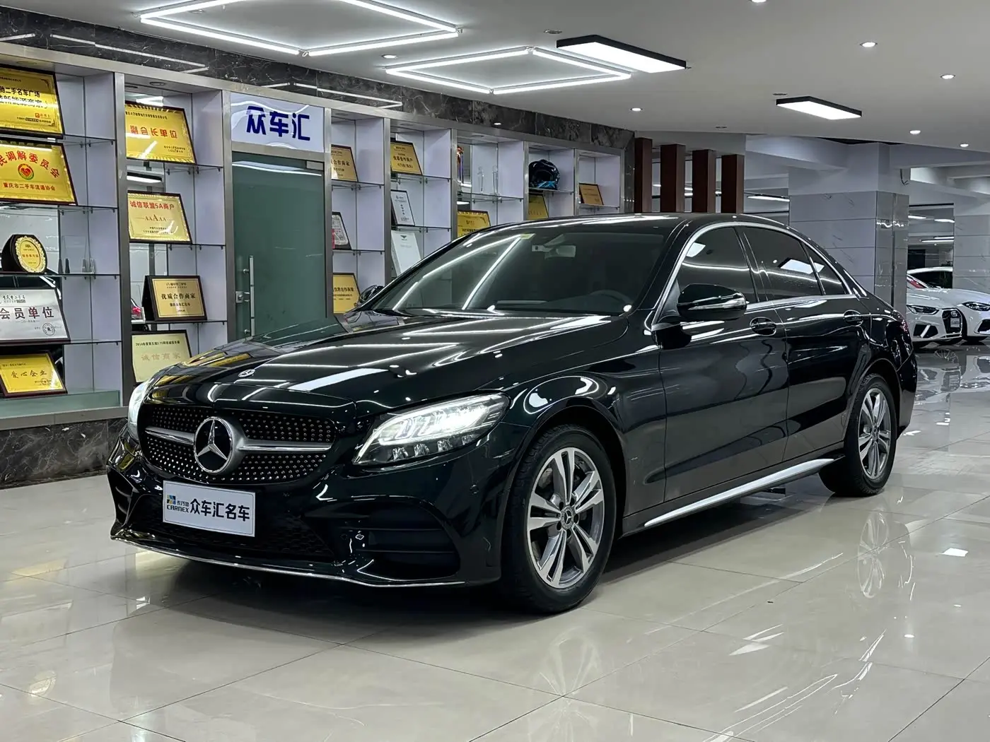 Mercedes-Benz C-Class 2020 — Photo 1/20