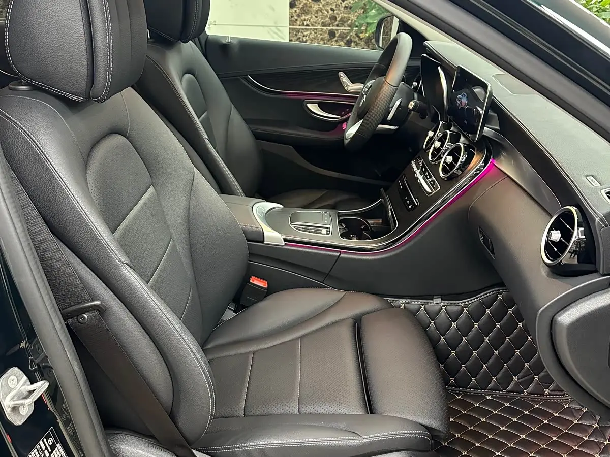 Mercedes-Benz C-Class 2020 — Photo 10/20