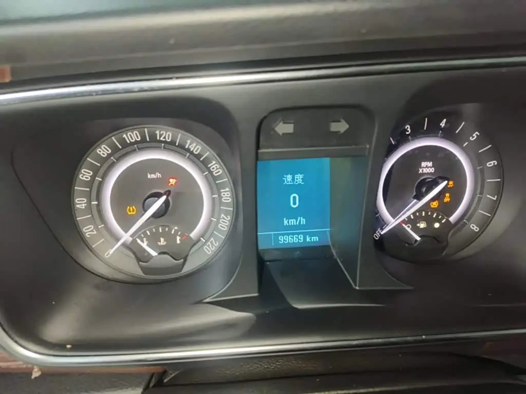 Buick GL8 2018 — Photo 12/20