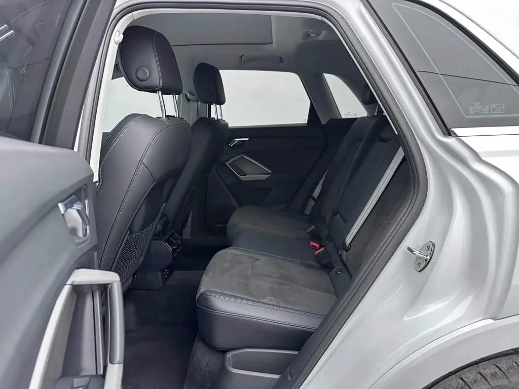 Audi Q3 2022 — Photo 15/18