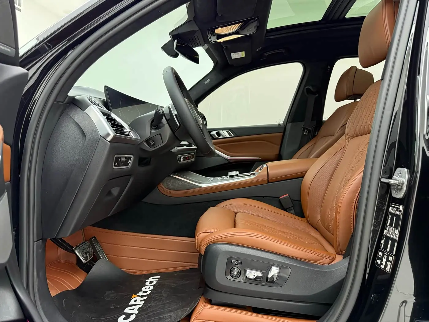 BMW X7 2023 — Фото 15/20