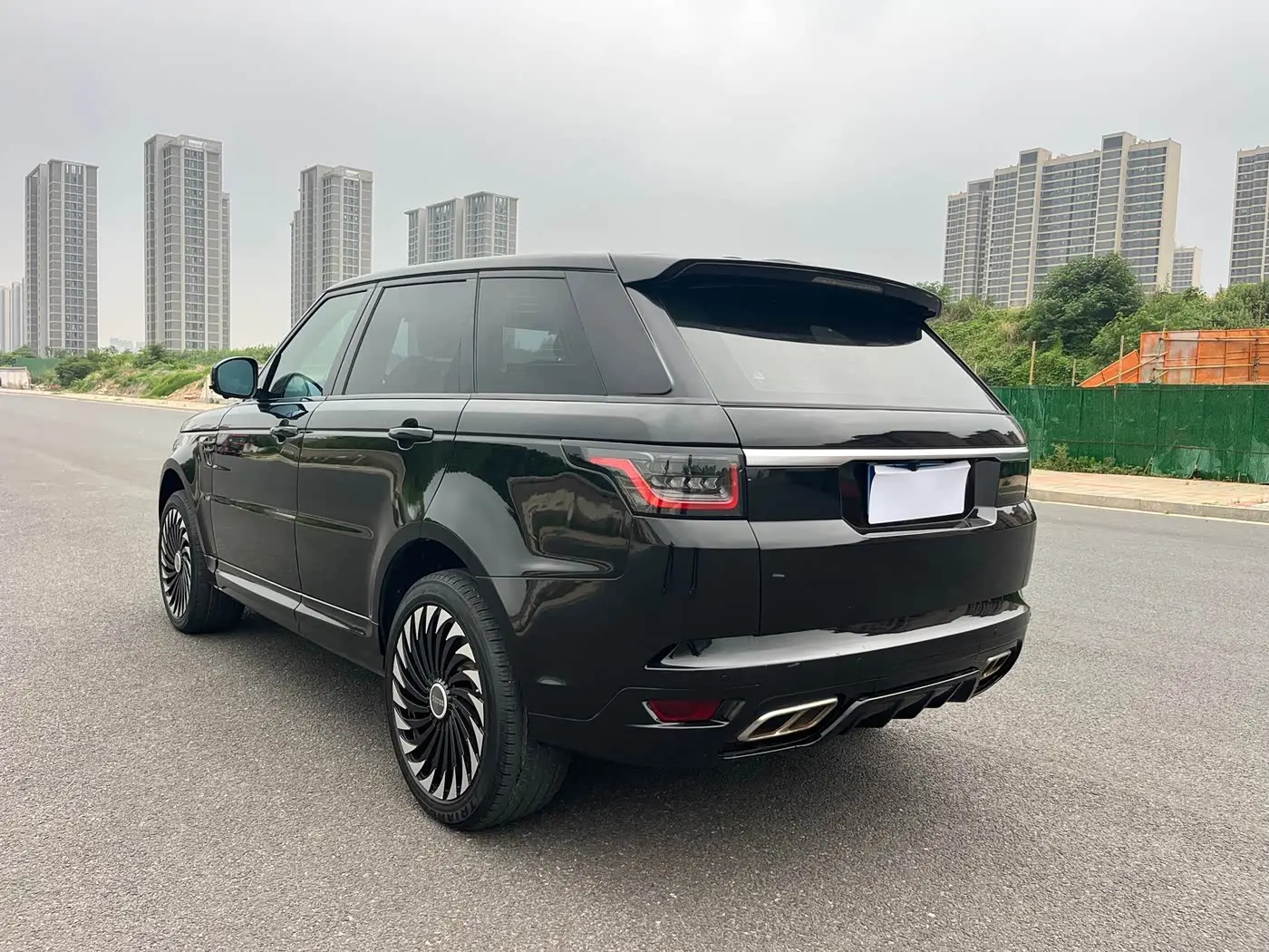 Land Rover Range Rover Sport 2016 — Photo 4/19