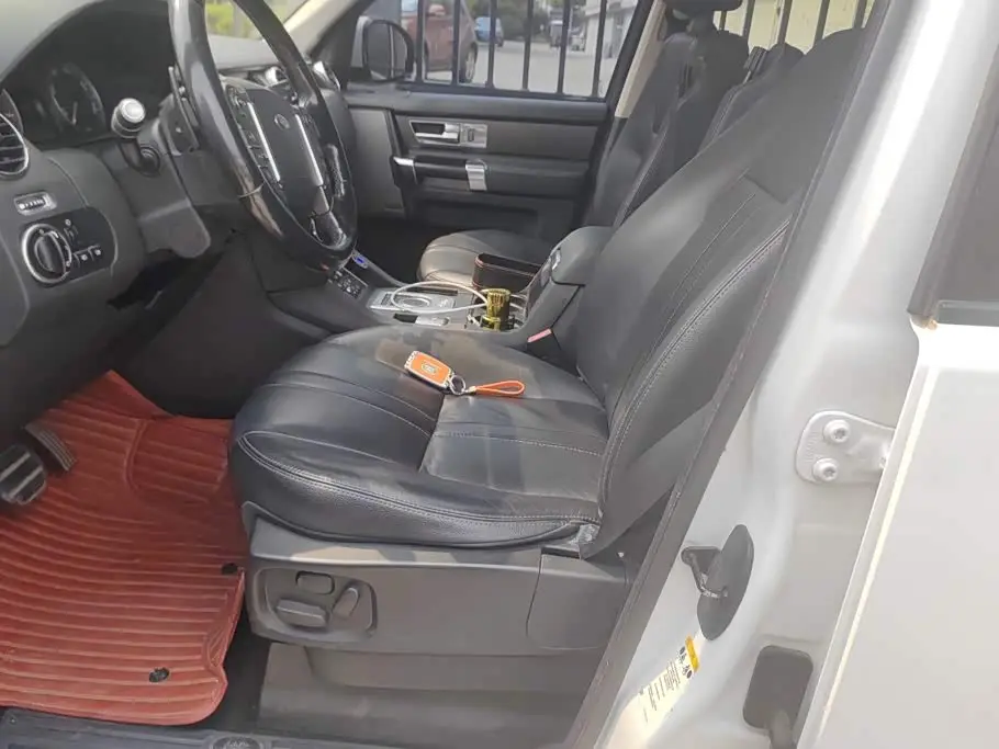 Land Rover Discovery 2014 — Photo 9/16