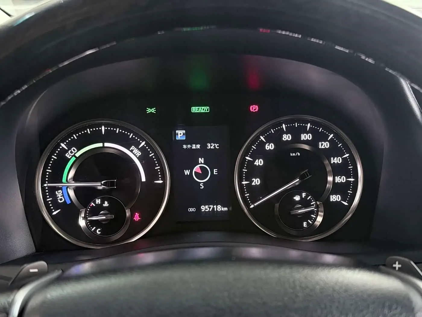 Toyota Vellfire 2022 — Photo 14/20