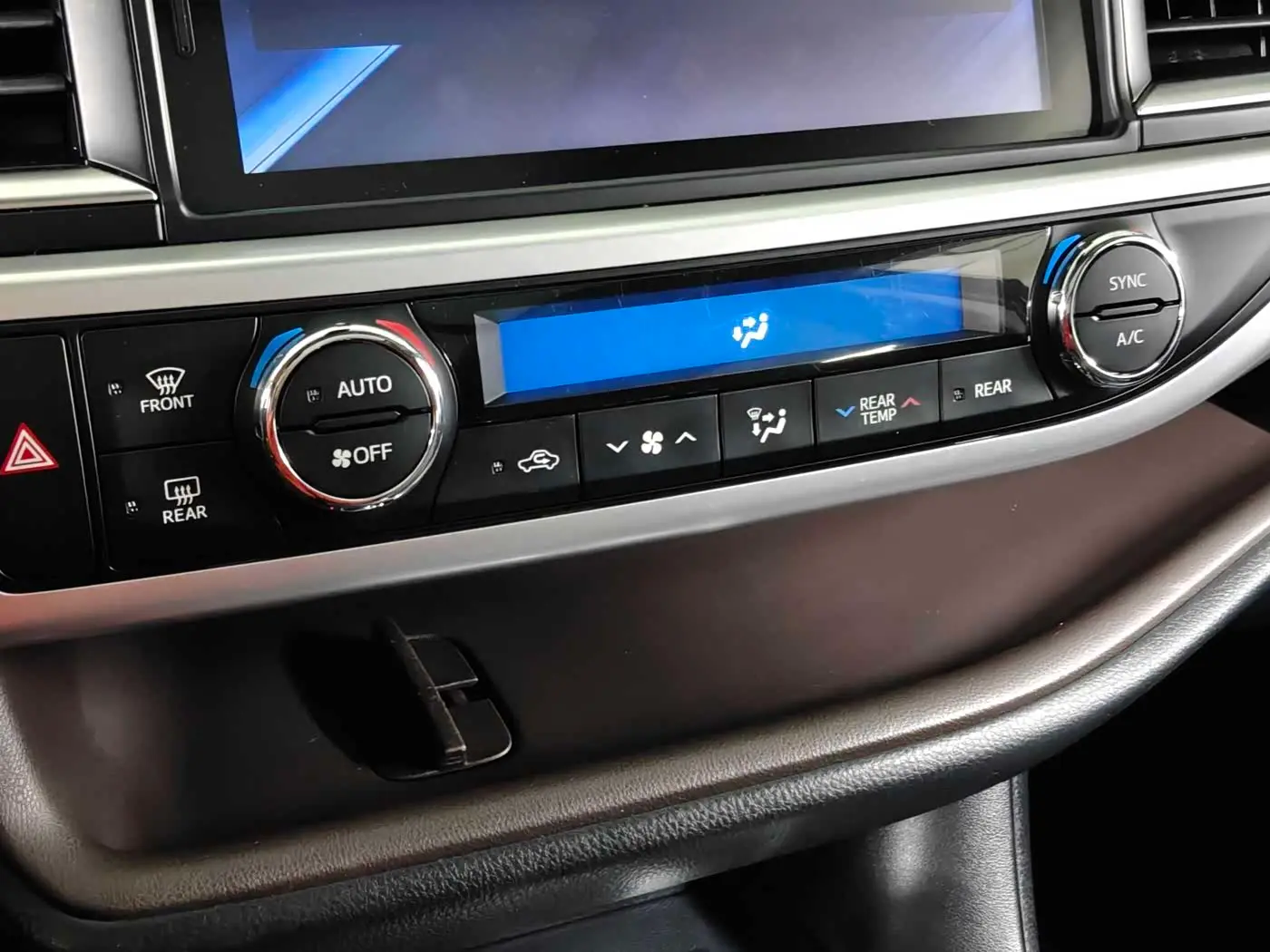 Toyota Highlander 2021 — ფოტო 11/19