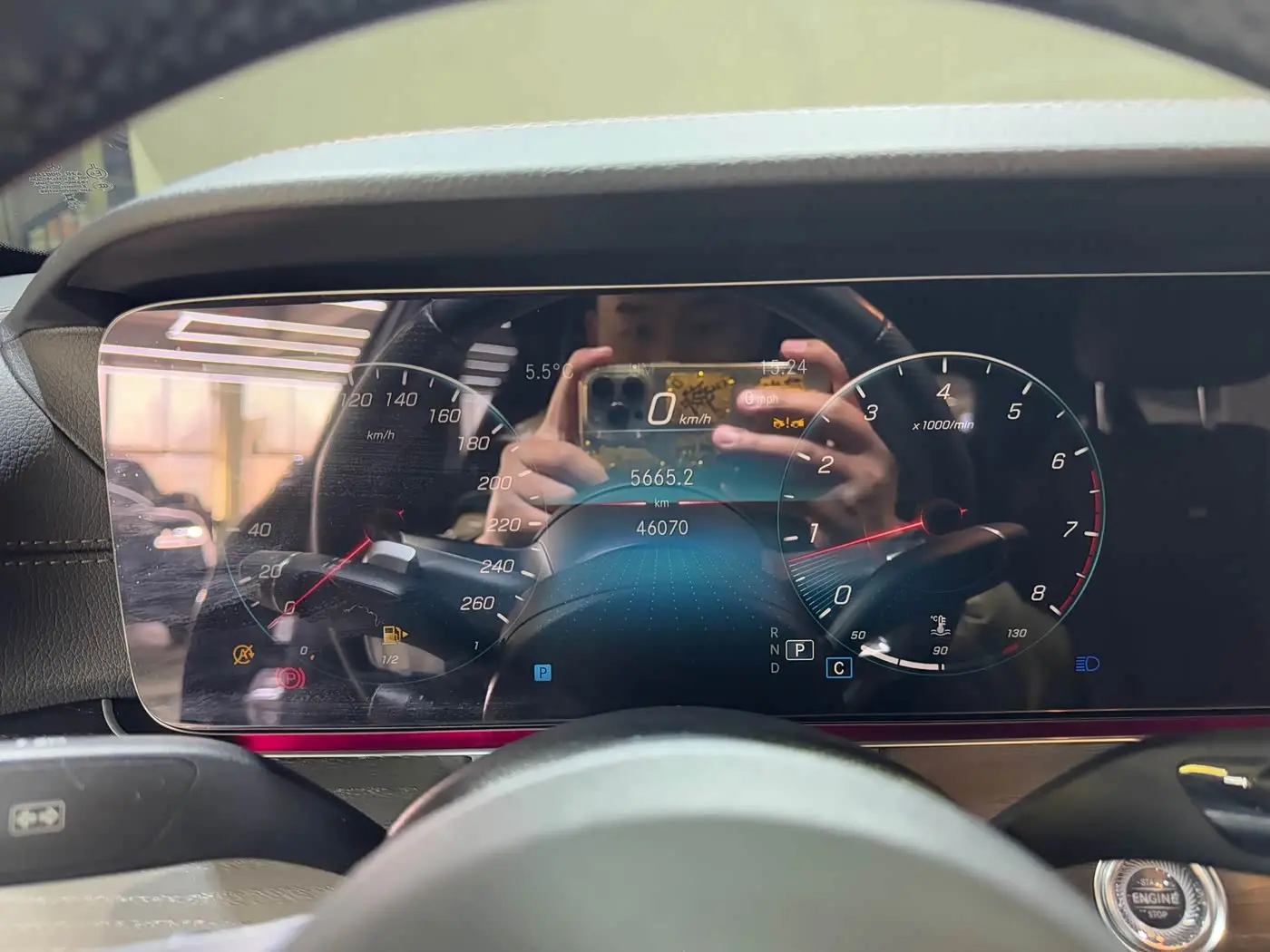 Mercedes-Benz E-Class 2023 — Photo 6/16