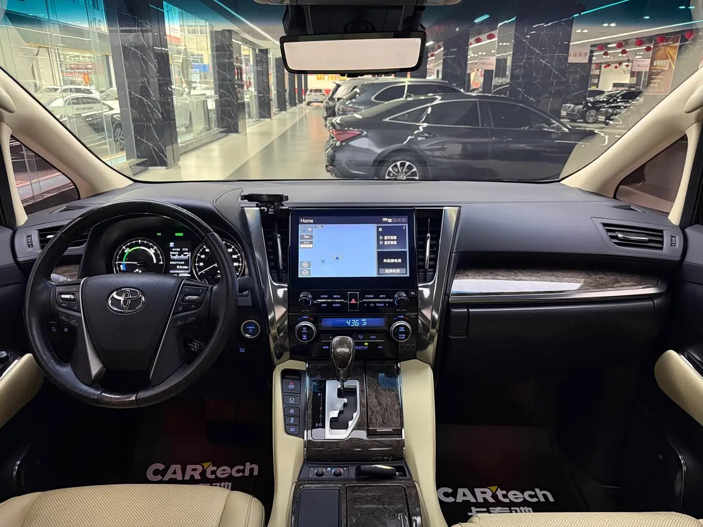 Toyota Vellfire 2023 — Фото 8/18