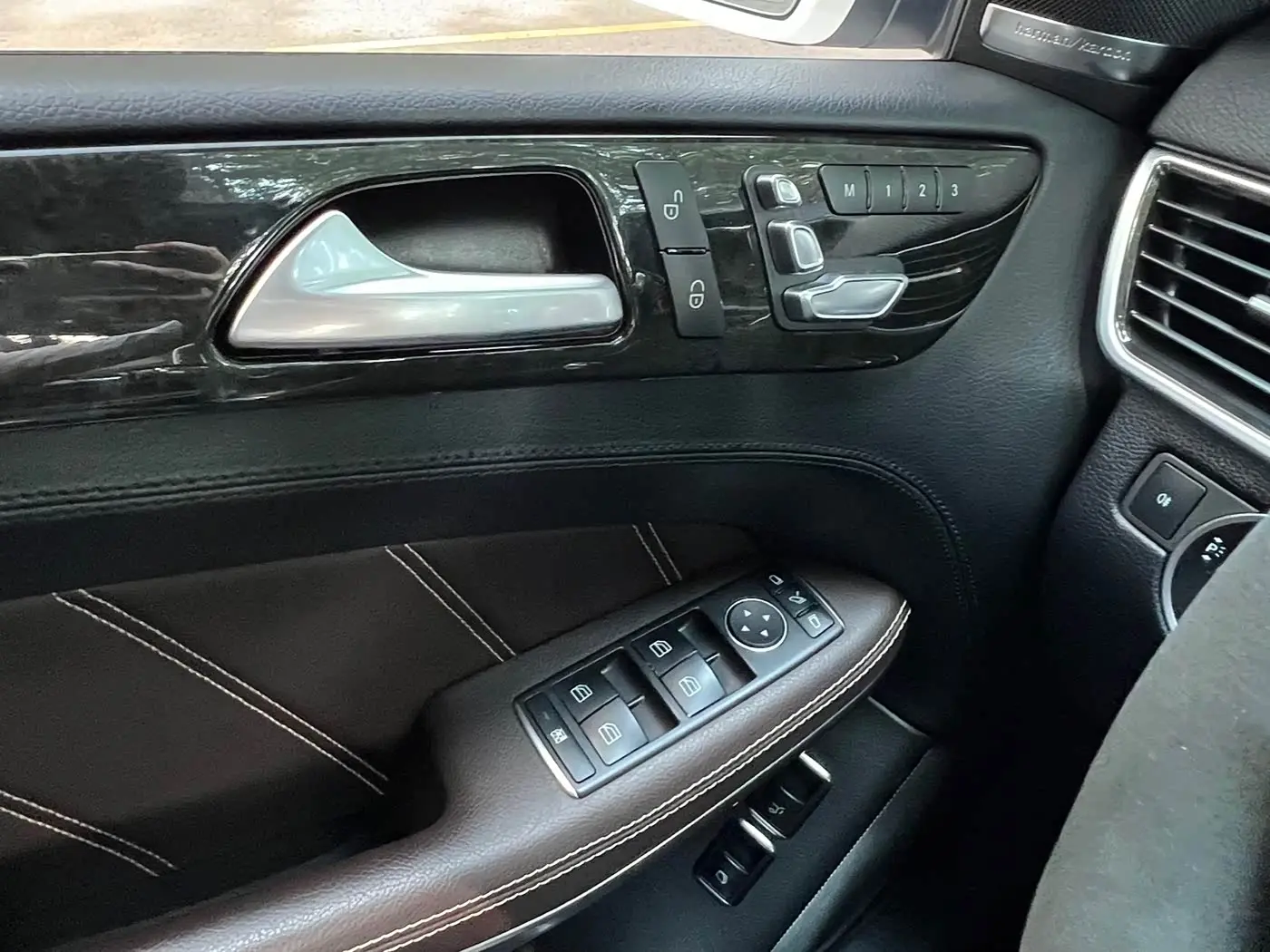 Mercedes-Benz GLS AMG 2019 — Фото 14/20