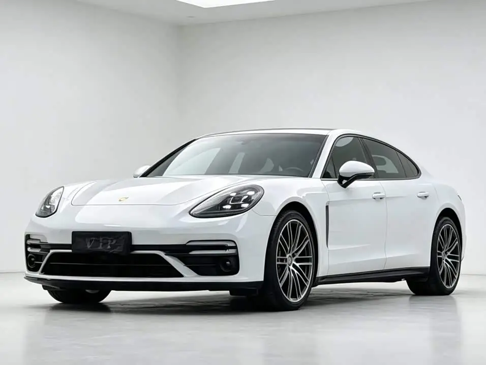 Porsche Panamera 2018 — Фото 1/9
