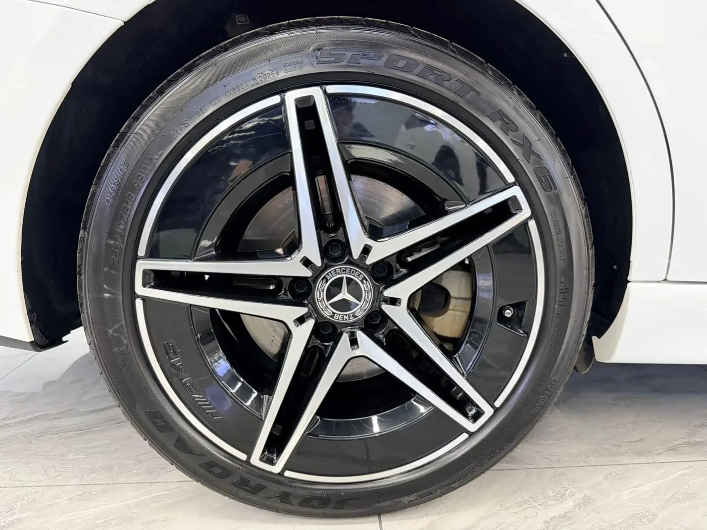 Mercedes-Benz C-Class 2024 — Фото 18/18