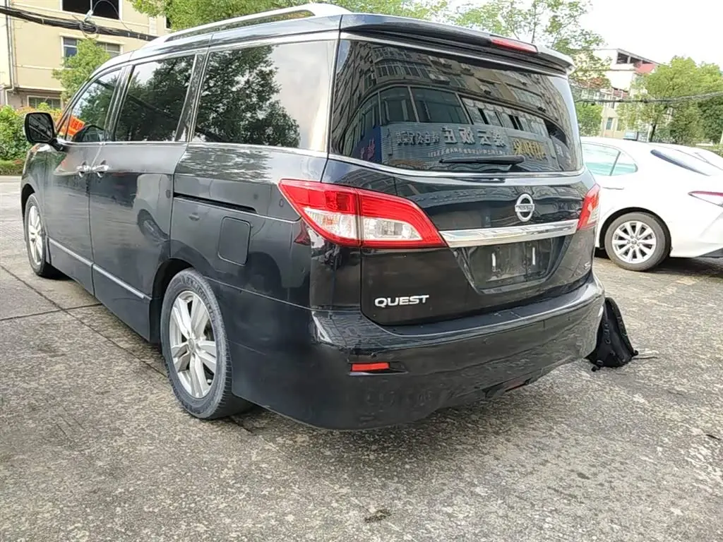 Nissan Quest 2017 — Фото 5/20