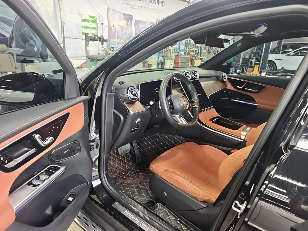Mercedes-Benz GLC 2024 — Photo 3/12