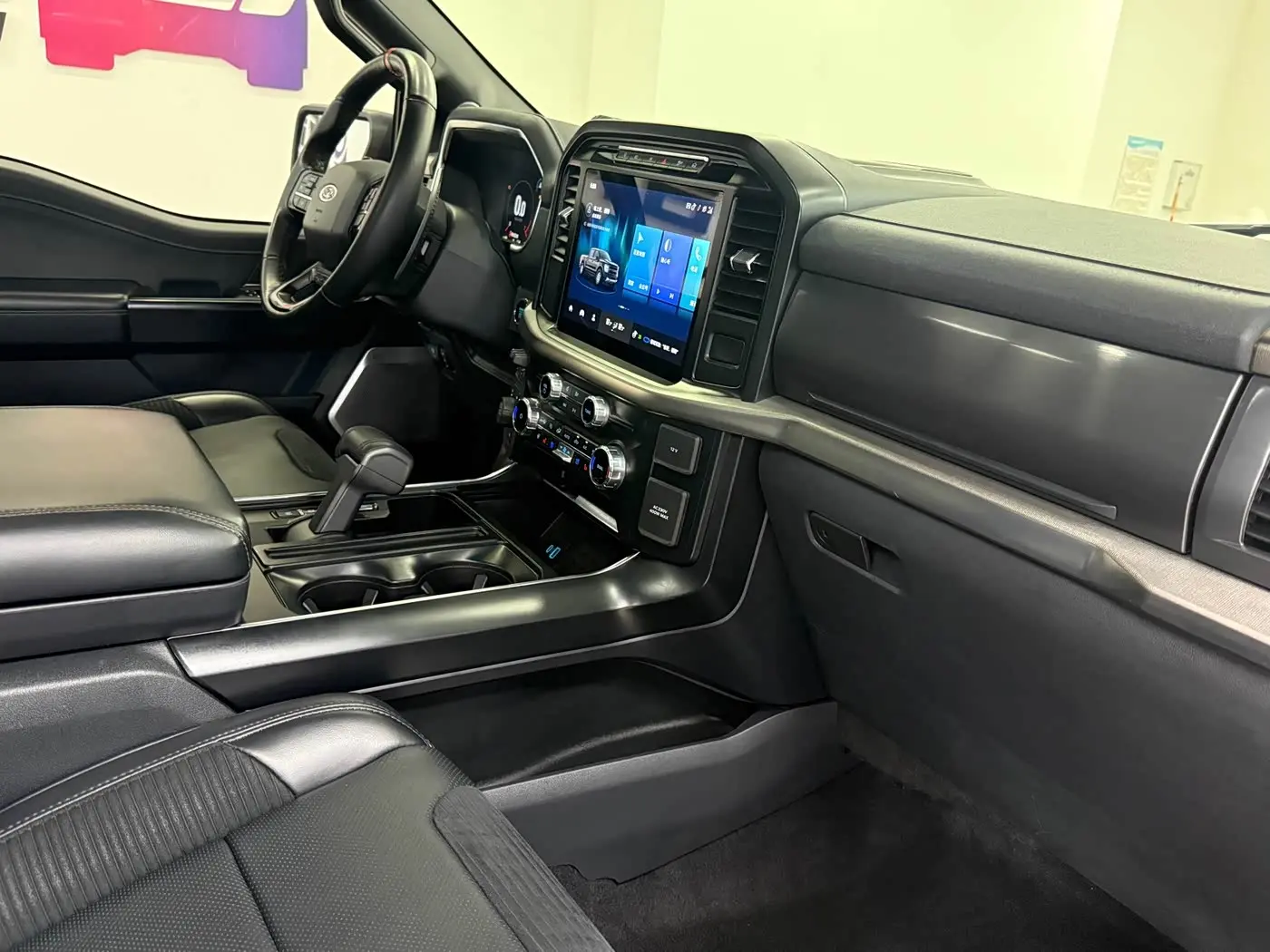 Ford F-150 Raptor 2023 — Фото 11/17