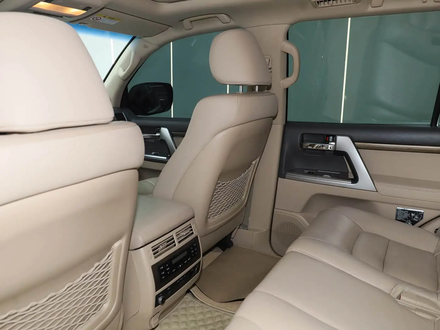 Toyota Land Cruiser 2013 — Photo 15/20