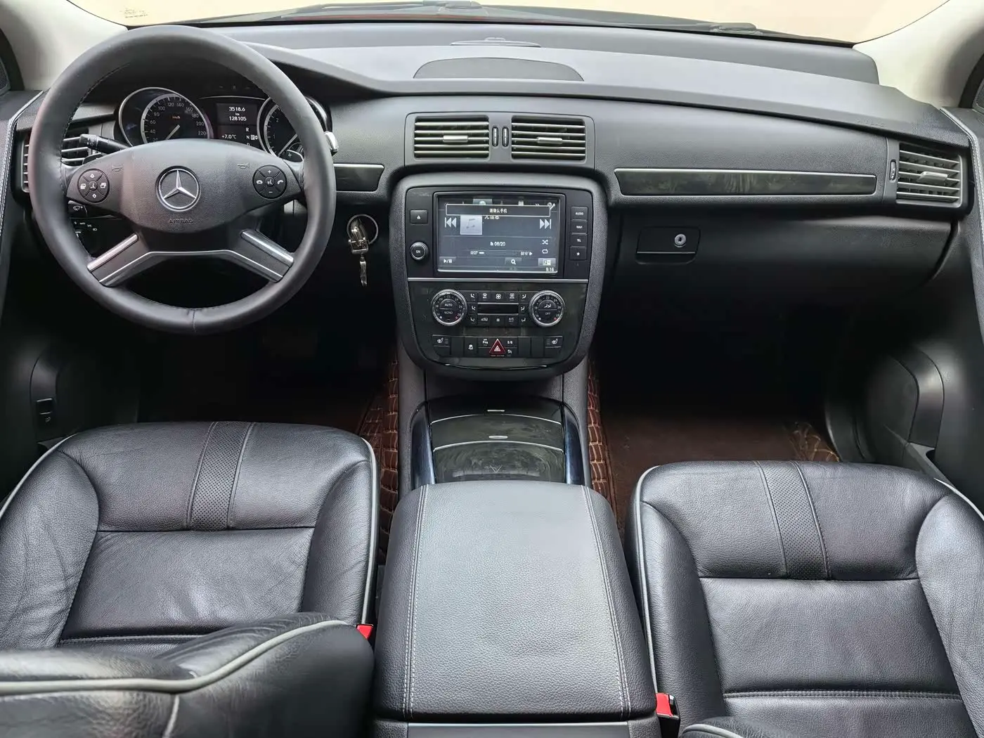 Mercedes-Benz R-Class 2017 — Photo 10/12