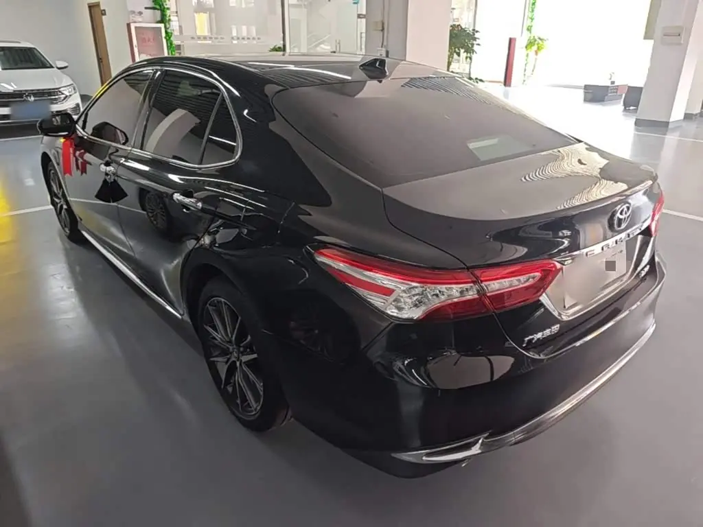Toyota Camry 2024 — ფოტო 5/20