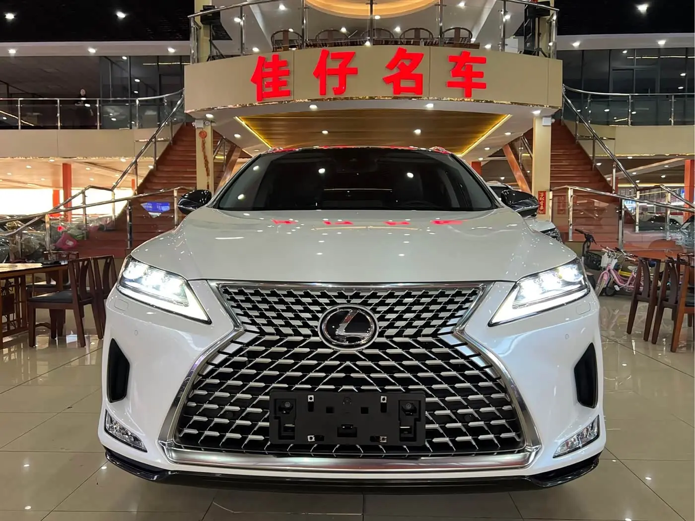 Lexus RX 2022 — Photo 2/17