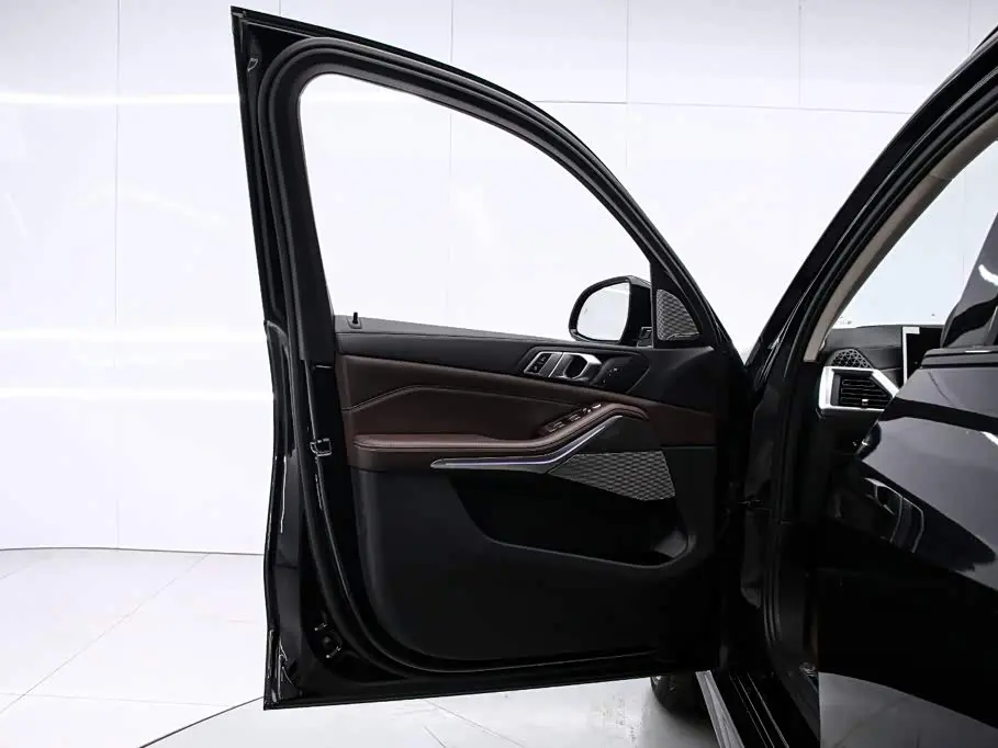 BMW X5 2023 — ფოტო 11/18