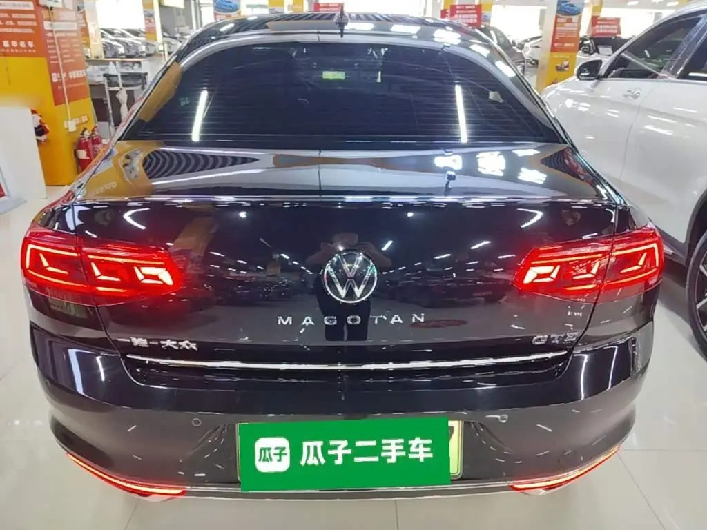 Volkswagen Magotan GTE Plug-in Hybrid 2023 — Photo 4/20