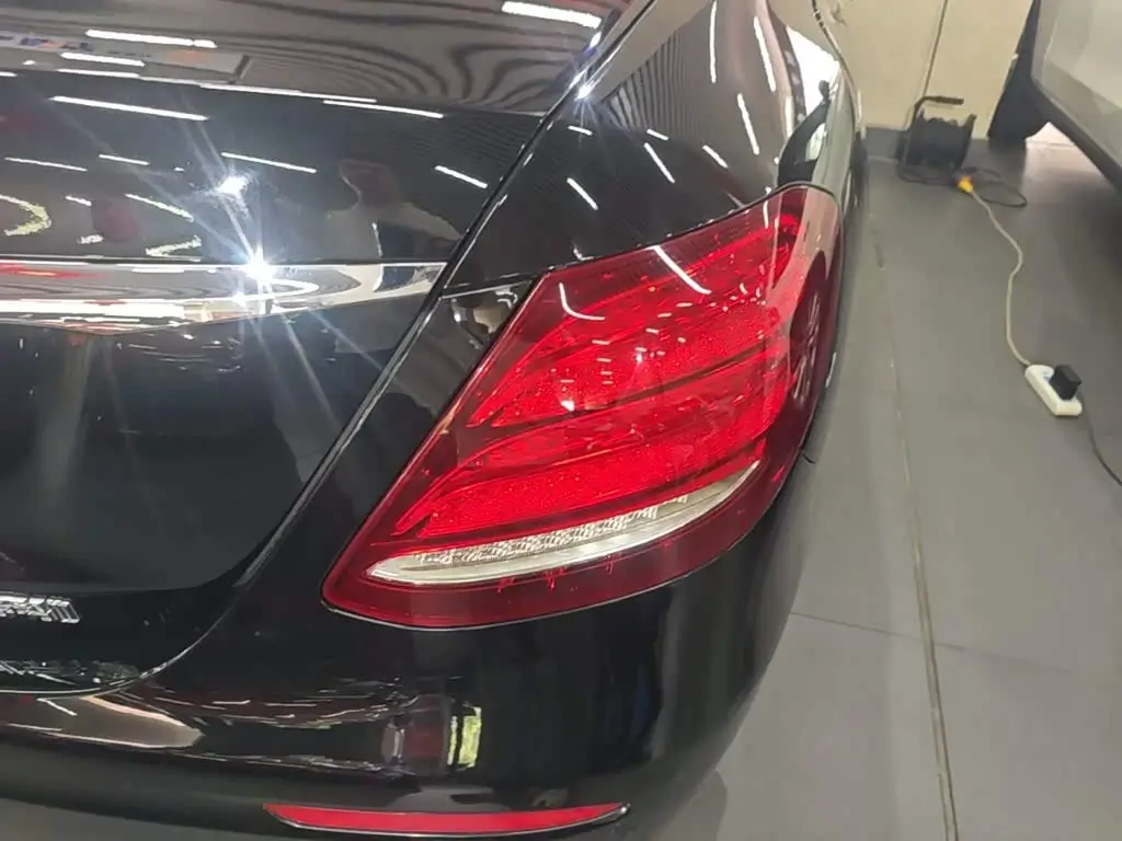Mercedes-Benz E-Class 2020 — ფოტო 8/20