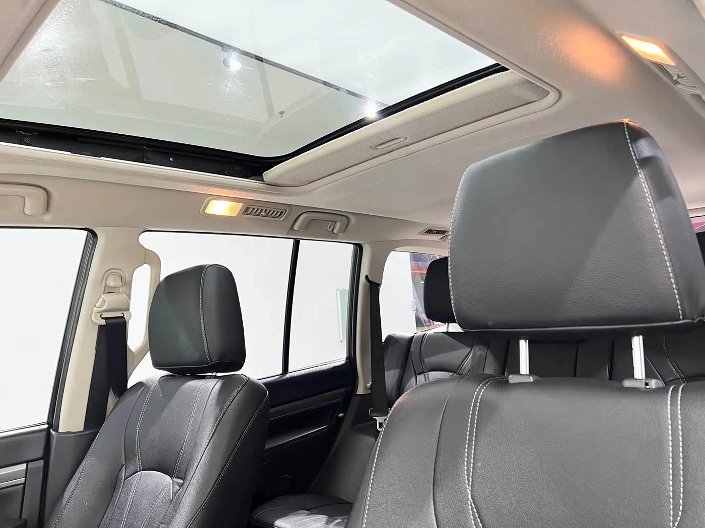 Mitsubishi Pajero 2018 — Photo 13/20