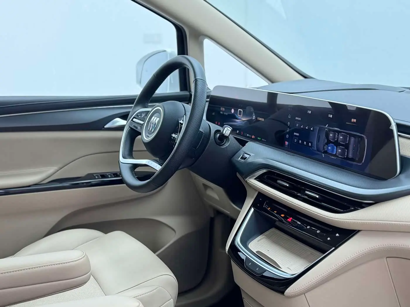 Buick GL8 New Energy 2025 — Photo 15/20