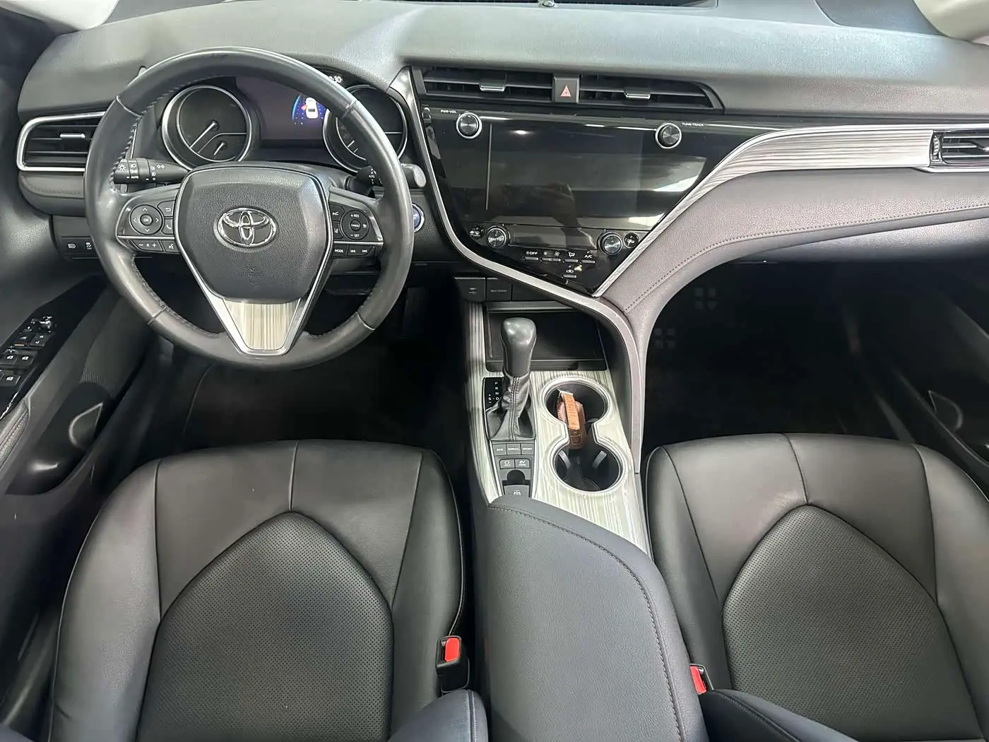 Toyota Camry 2020 — Photo 9/16