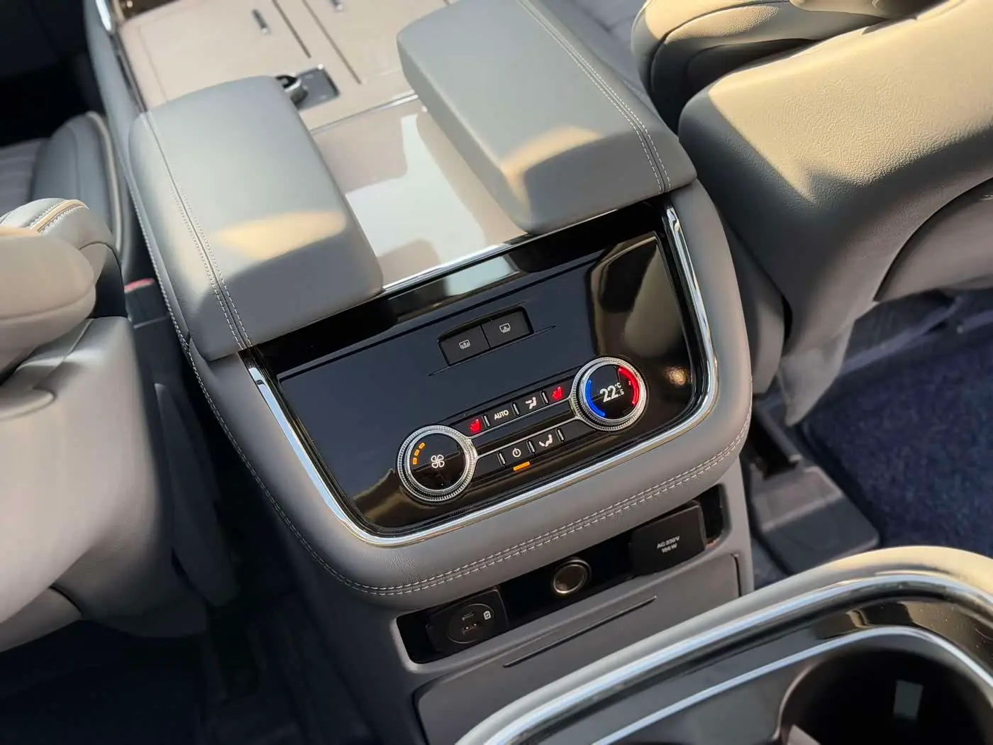 Lincoln Navigator 2022 — Фото 12/17