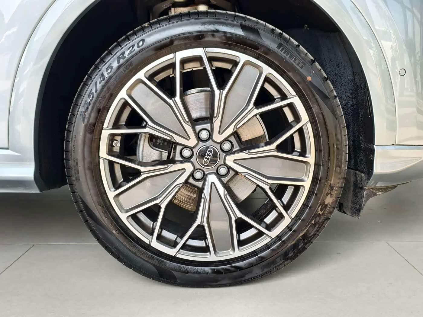 Audi Q5L 2025 — Photo 16/16