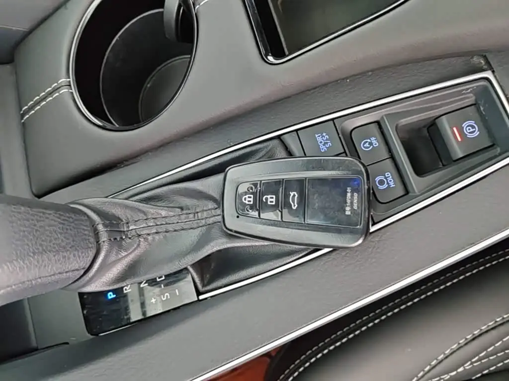 Toyota Avalon 2021 — Фото 9/20