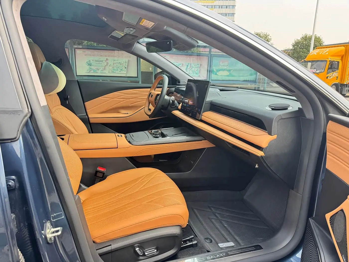 Geely Galaxy Galaxy Xingyao 8 2025 — Фото 9/16